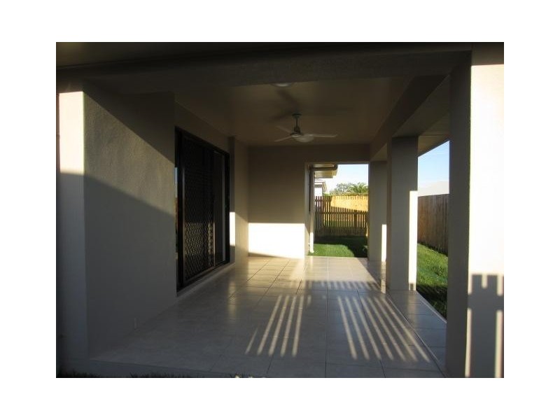 20 Smugglers Cove, Mount Low QLD 4818