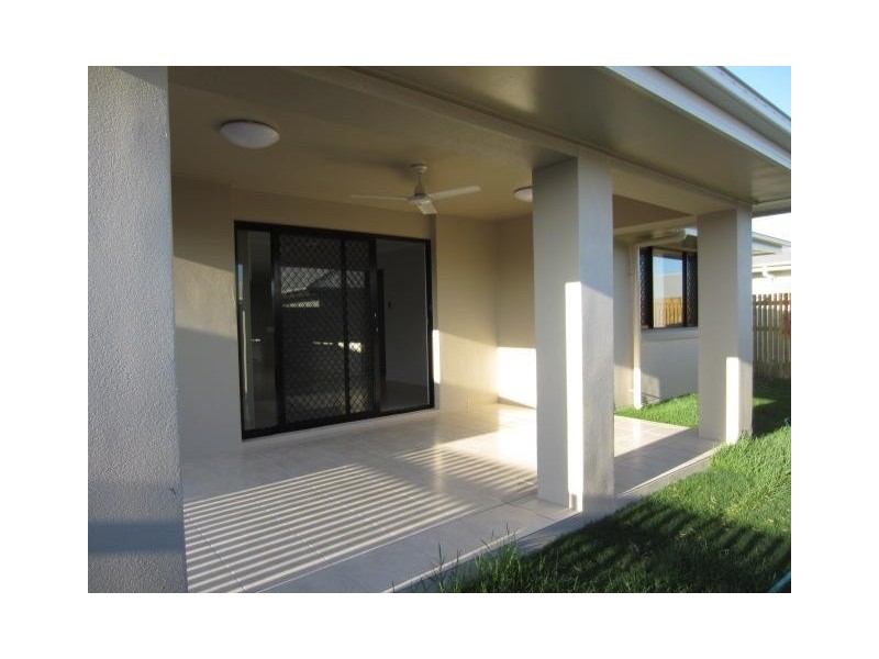 20 Smugglers Cove, Mount Low QLD 4818