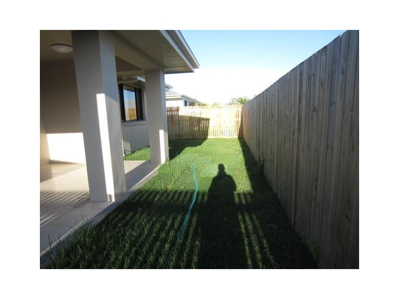 20 Smugglers Cove, Mount Low QLD 4818