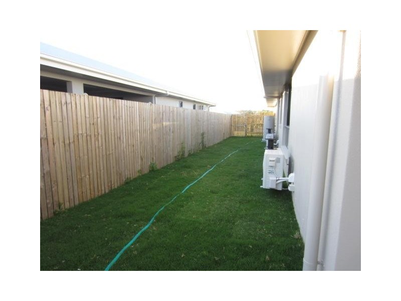 20 Smugglers Cove, Mount Low QLD 4818