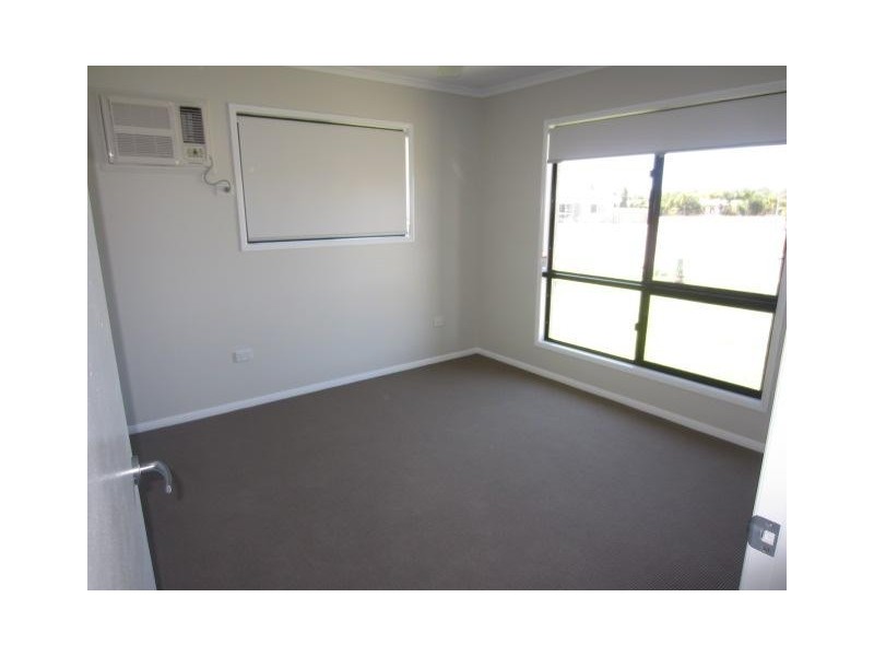 8 Beach Court, Balgal Beach QLD 4816