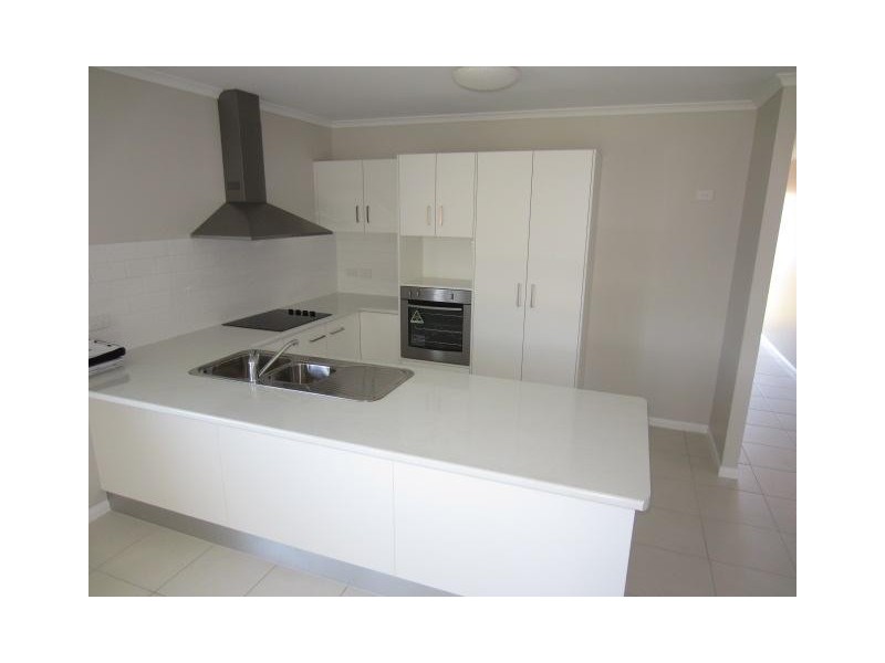 8 Beach Court, Balgal Beach QLD 4816