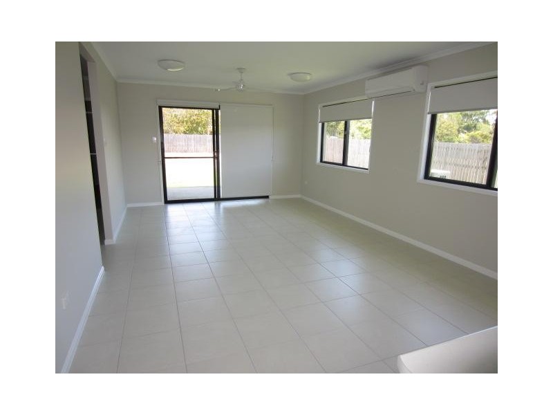 8 Beach Court, Balgal Beach QLD 4816