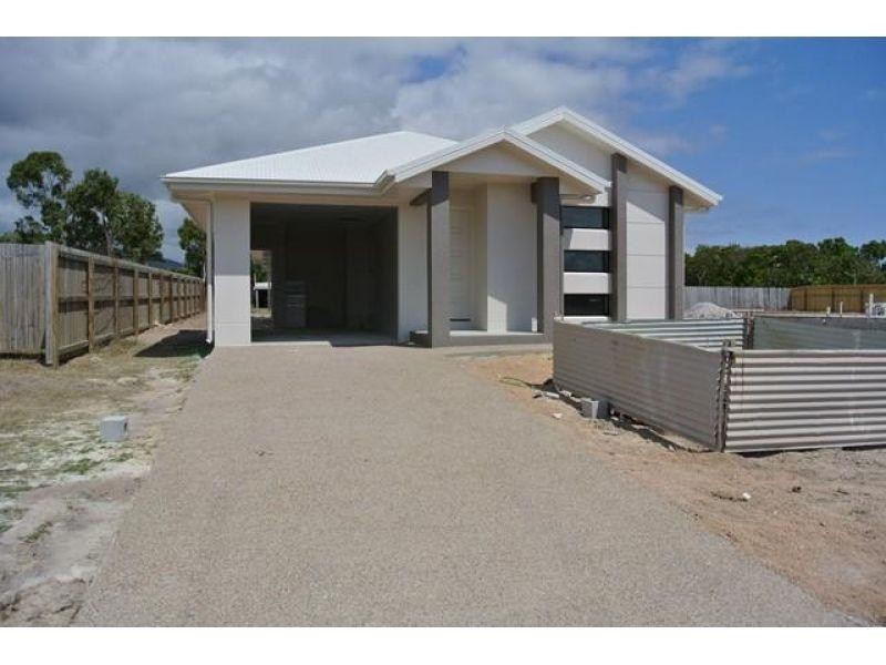 8 Beach Court, Balgal Beach QLD 4816