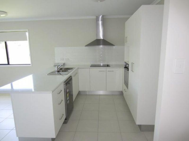 8 Beach Court, Balgal Beach QLD 4816