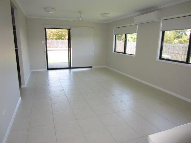 8 Beach Court, Balgal Beach QLD 4816