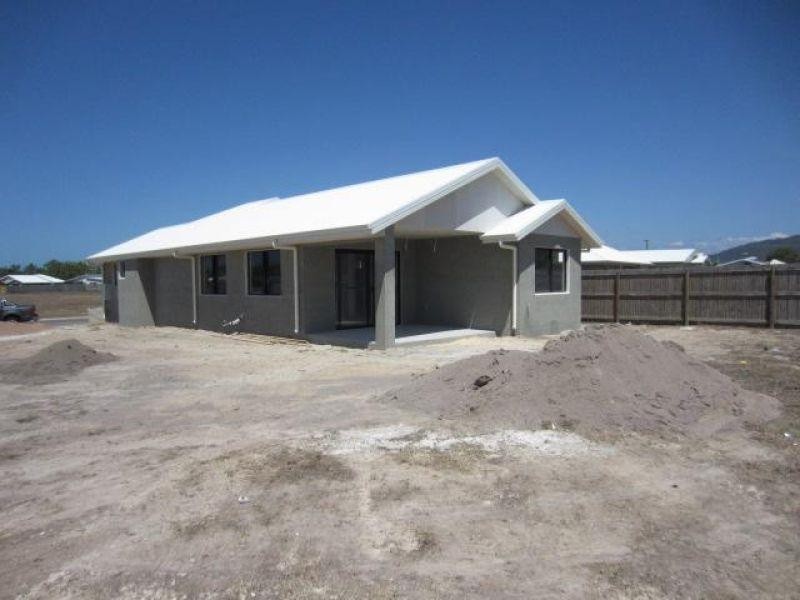 8 Beach Court, Balgal Beach QLD 4816