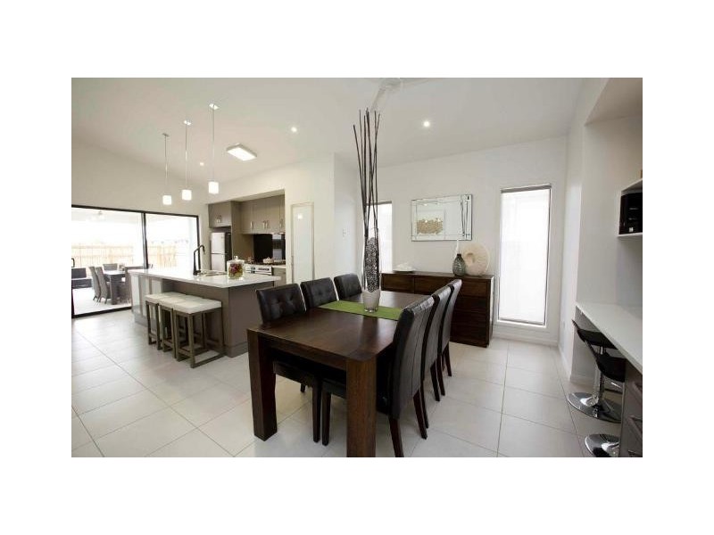 11 Cherington Boulevard, Shaw QLD 4818