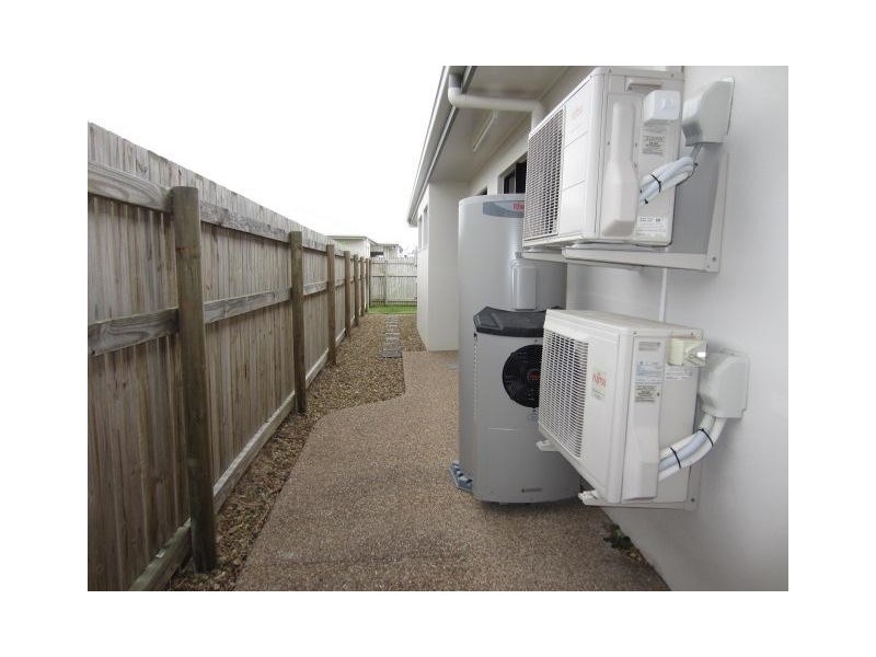 11 Cherington Boulevard, Shaw QLD 4818