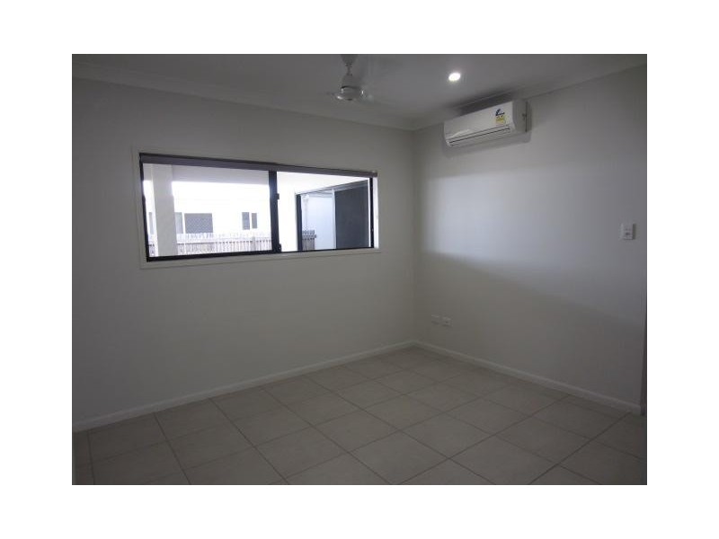 11 Cherington Boulevard, Shaw QLD 4818