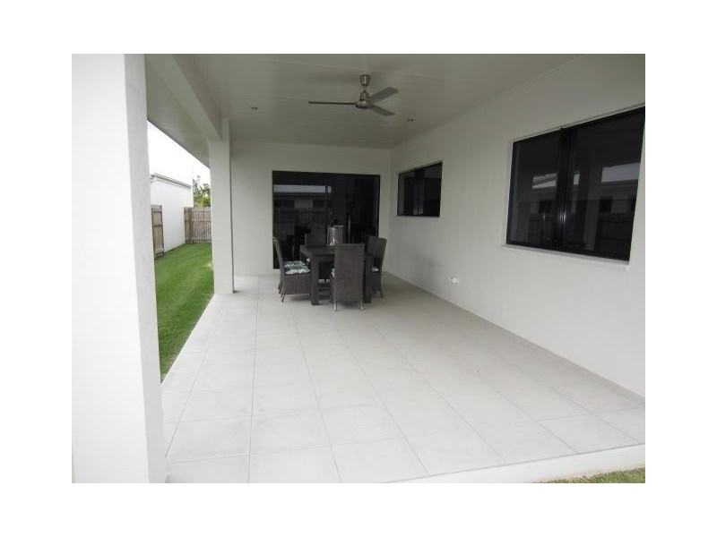 11 Cherington Boulevard, Shaw QLD 4818