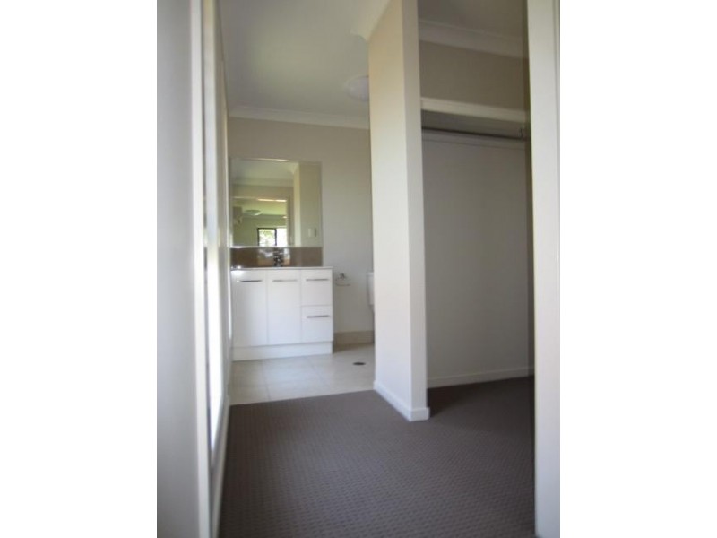 12A Stella Street, Kelso QLD 4815