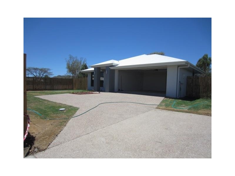 12A Stella Street, Kelso QLD 4815