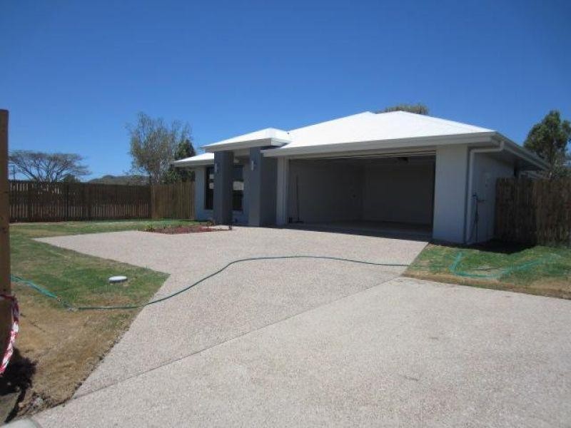 12A Stella Street, Kelso QLD 4815