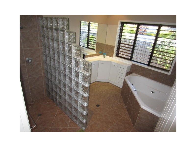 16  Woodwark Drive, Bushland Beach QLD 4818