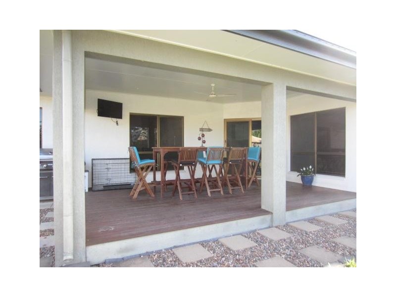 16  Woodwark Drive, Bushland Beach QLD 4818