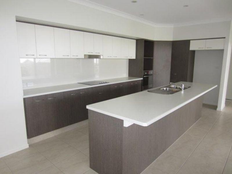 17 Baird Court, Bushland Beach QLD 4818