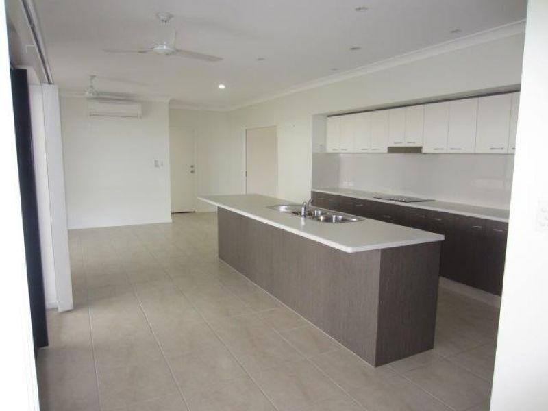 17 Baird Court, Bushland Beach QLD 4818