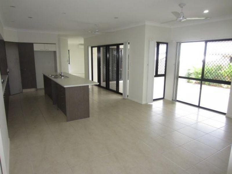 17 Baird Court, Bushland Beach QLD 4818