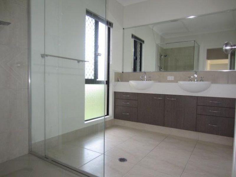 17 Baird Court, Bushland Beach QLD 4818