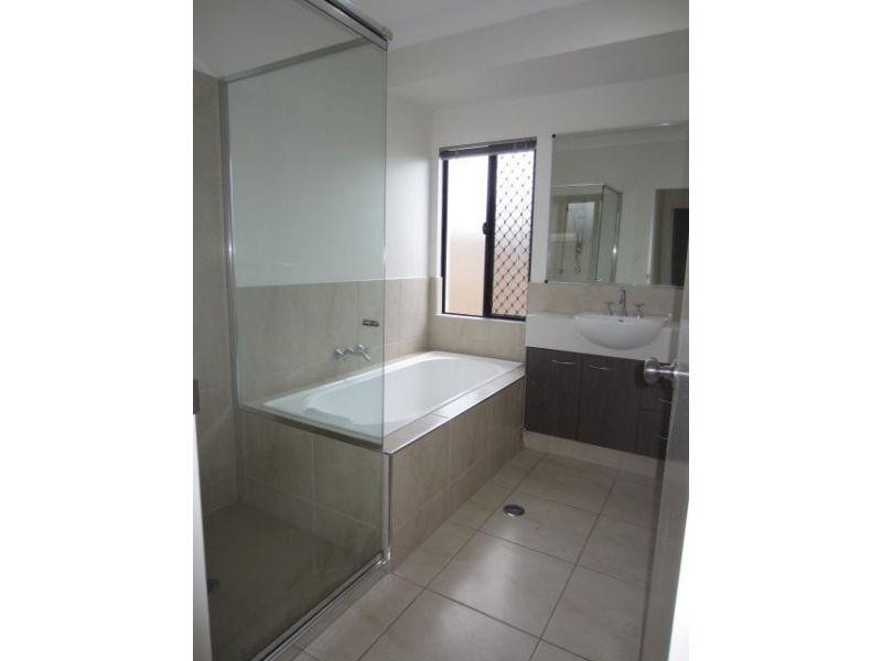 17 Baird Court, Bushland Beach QLD 4818