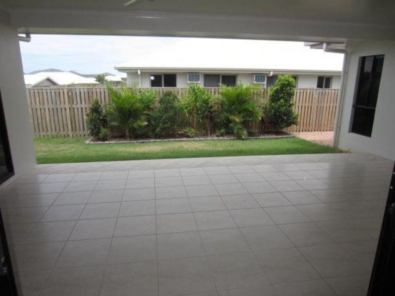 17 Baird Court, Bushland Beach QLD 4818