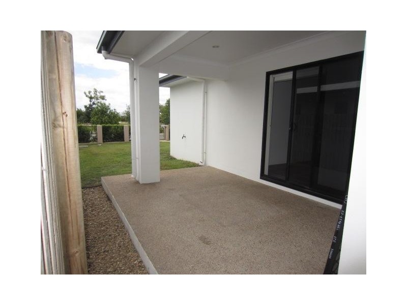 60 Izaro Circuit, Burdell QLD 4818