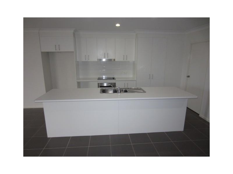 60 Izaro Circuit, Burdell QLD 4818