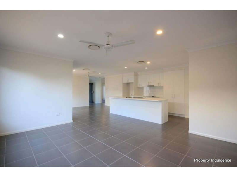 60 Izaro Circuit, Burdell QLD 4818