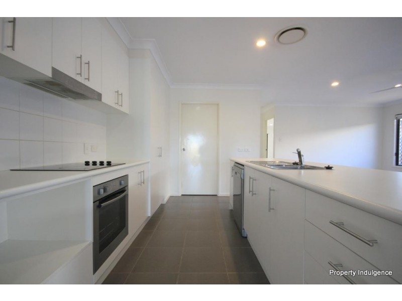 60 Izaro Circuit, Burdell QLD 4818