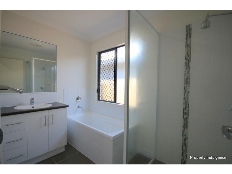 60 Izaro Circuit, Burdell QLD 4818