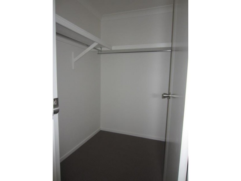 29 Waikiki Terrace, Mount Low QLD 4818