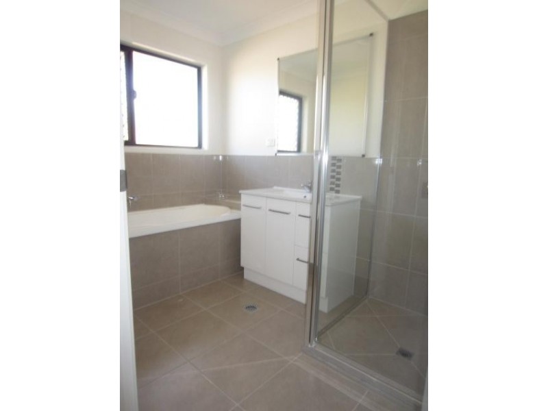 29 Waikiki Terrace, Mount Low QLD 4818