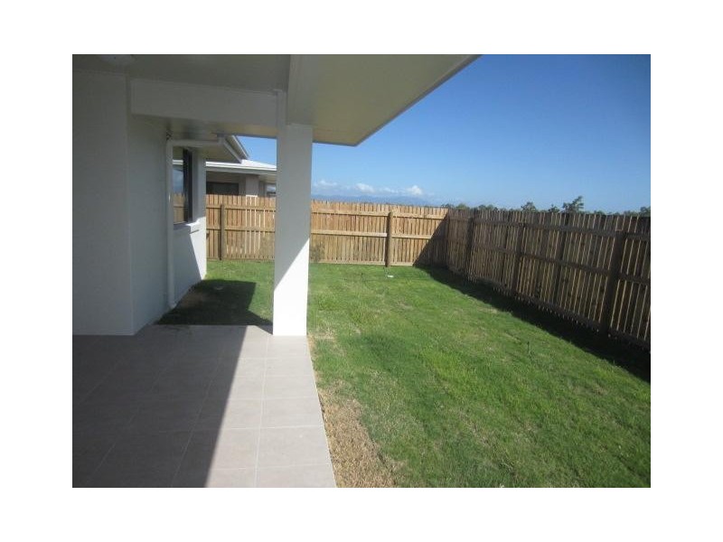 29 Waikiki Terrace, Mount Low QLD 4818