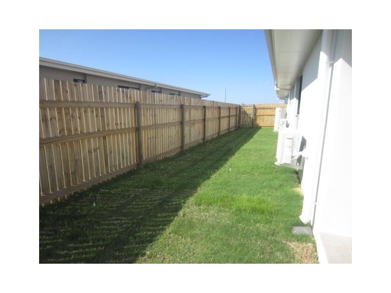 29 Waikiki Terrace, Mount Low QLD 4818