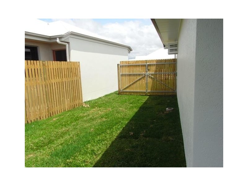 5 Daydream Cricuit, Burdell QLD 4818