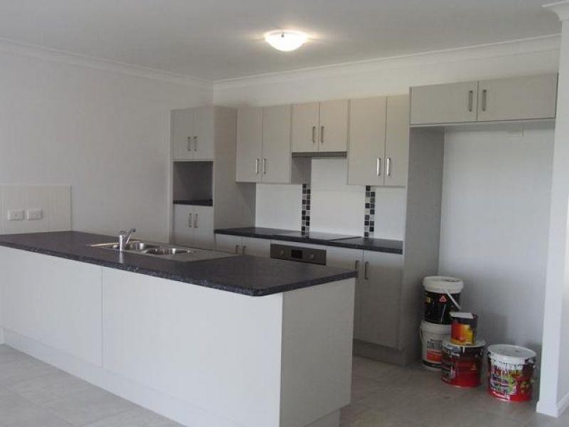 5 Daydream Cricuit, Burdell QLD 4818