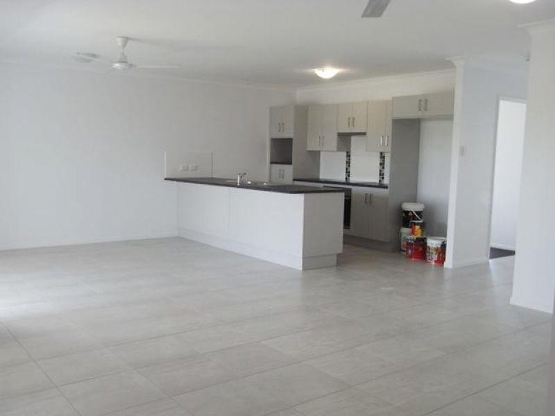 5 Daydream Cricuit, Burdell QLD 4818