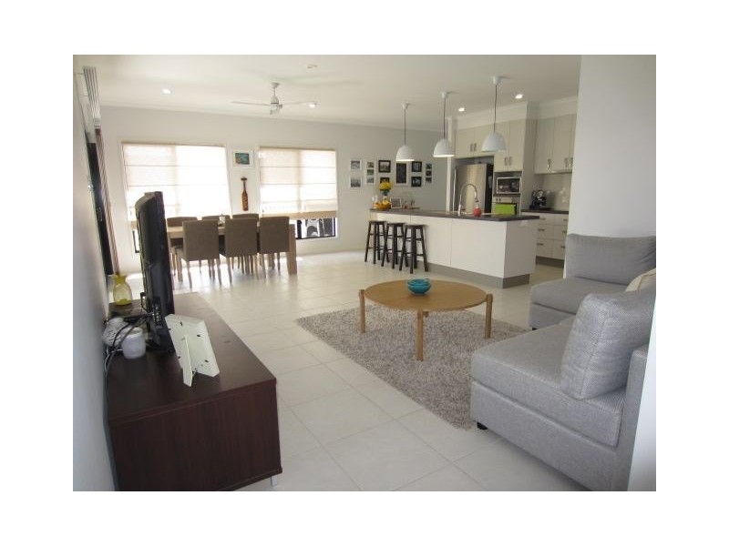 26 Sunhaven Boulevard, Burdell QLD 4818