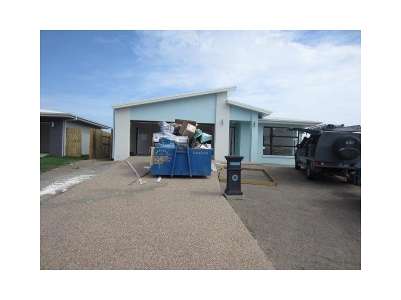 26 Waikiki Terrace, Mount Low QLD 4818