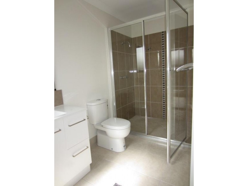 4 Waikiki Terrace, Mount Low QLD 4818