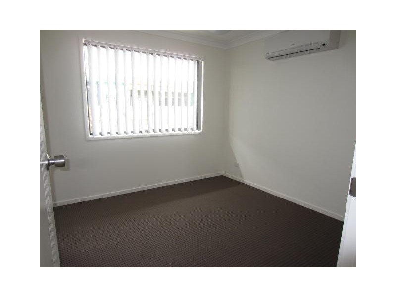 4 Waikiki Terrace, Mount Low QLD 4818