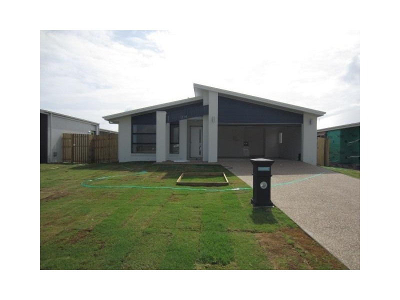 4 Waikiki Terrace, Mount Low QLD 4818