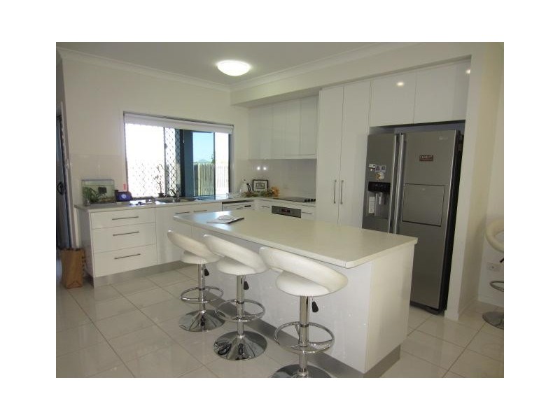 43 Daydream Circuit, Burdell QLD 4818