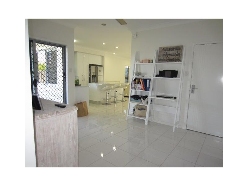 43 Daydream Circuit, Burdell QLD 4818