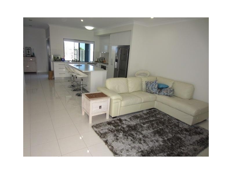 43 Daydream Circuit, Burdell QLD 4818