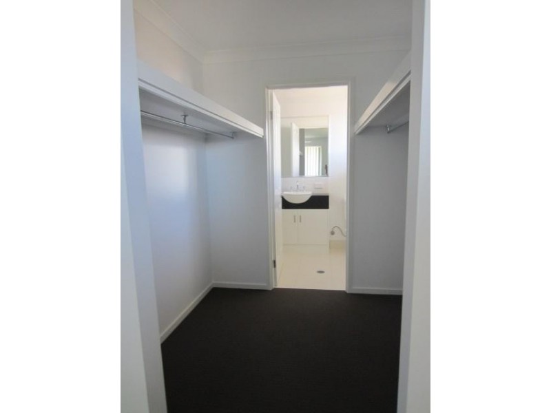 30 Epping Way, Mount Low QLD 4818