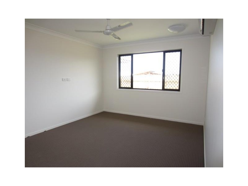 6 Waikiki Terrace, Mount Low QLD 4818