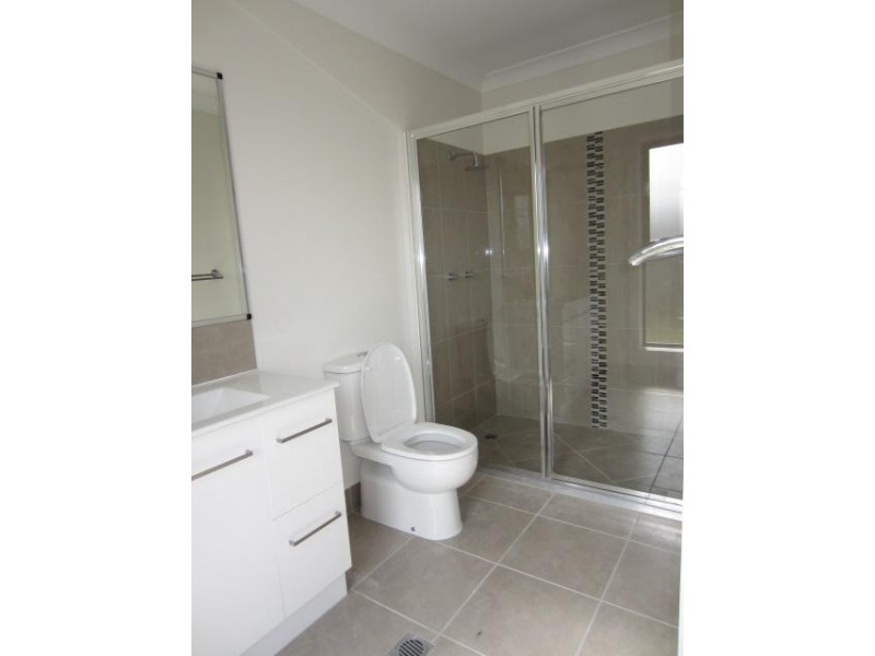 6 Waikiki Terrace, Mount Low QLD 4818