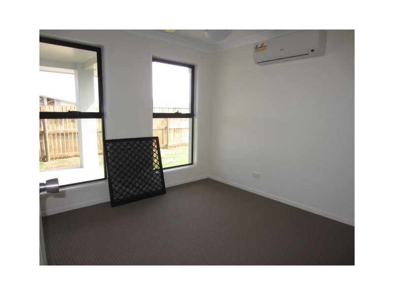 6 Waikiki Terrace, Mount Low QLD 4818